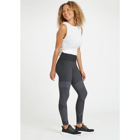 Spanx Look at Me Now Seamless Moto
Leggings size S - Picture 9 of 11